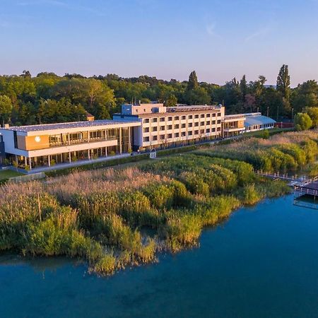 Hotel Otp Balatonszárszó 外观 照片