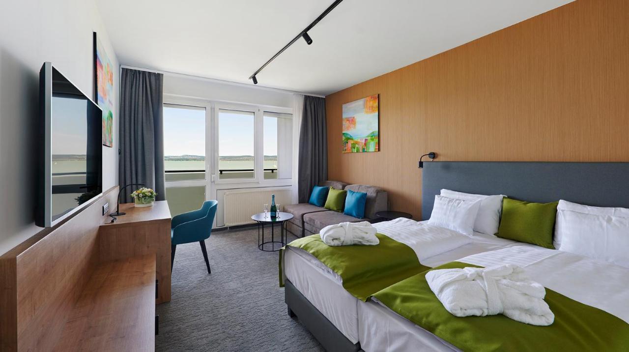 Hotel Otp Balatonszárszó 外观 照片