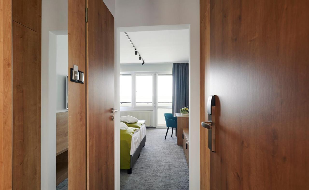 Hotel Otp Balatonszárszó 外观 照片