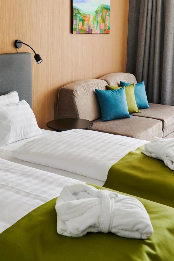 Hotel Otp Balatonszárszó 外观 照片