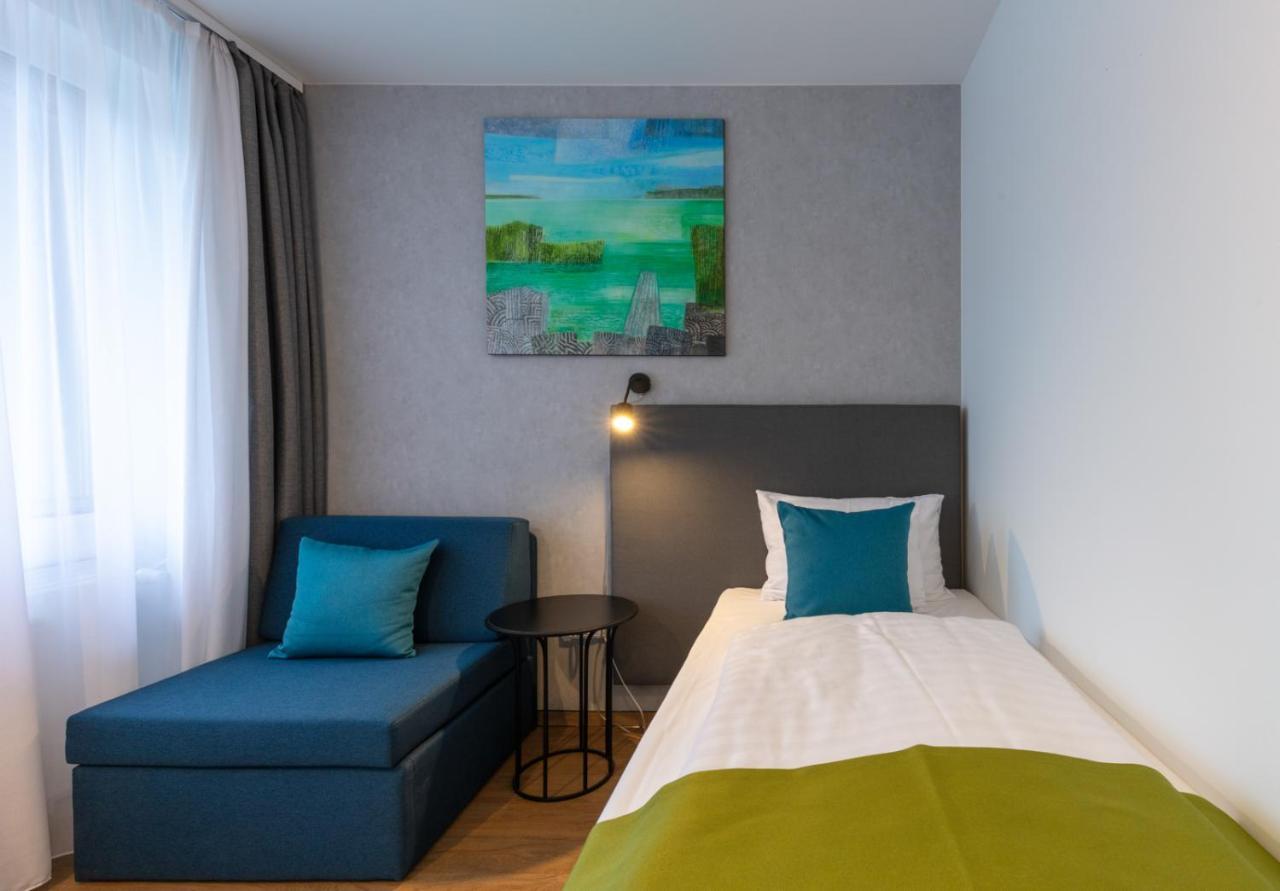 Hotel Otp Balatonszárszó 外观 照片