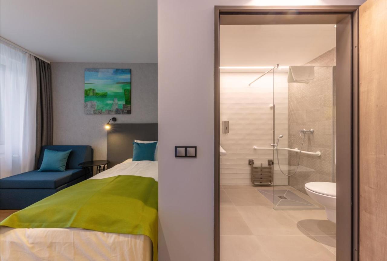 Hotel Otp Balatonszárszó 外观 照片