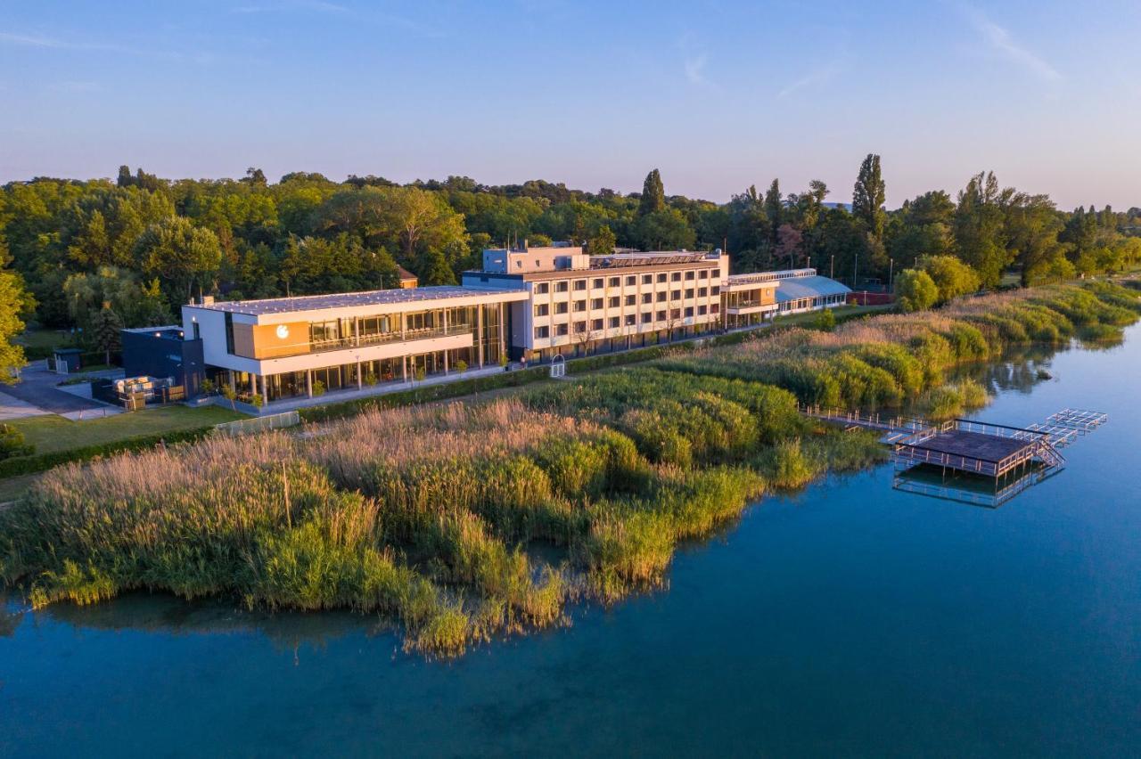 Hotel Otp Balatonszárszó 外观 照片