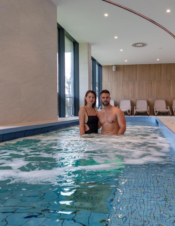 Hotel Otp Balatonszárszó 外观 照片