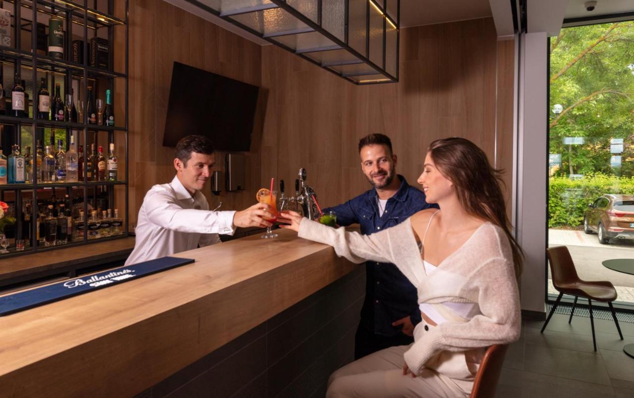 Hotel Otp Balatonszárszó 外观 照片